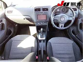 VOLKSWAGEN POLO 2013 Image 3