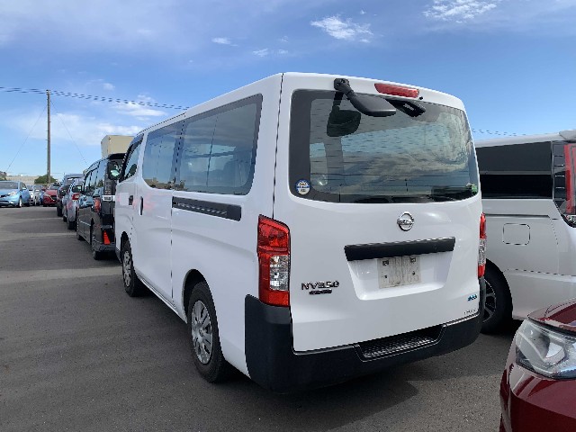 NISSAN NV350 CARAVAN 2015 Image 24