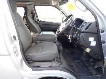 TOYOTA HIACE 2018 Image 4