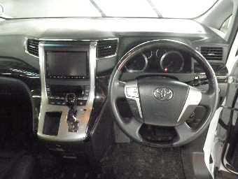 TOYOTA ALPHARD 2013 Image 6