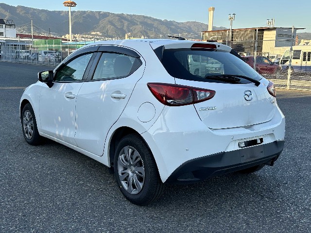 MAZDA DEMIO 2018 Image 30