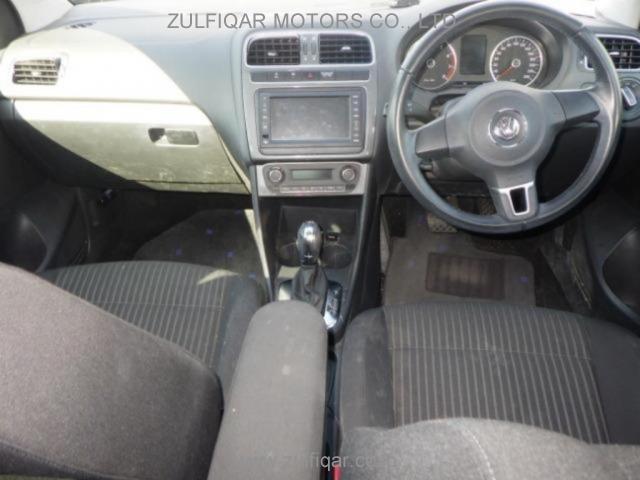 VOLKSWAGEN POLO 2012 Image 3