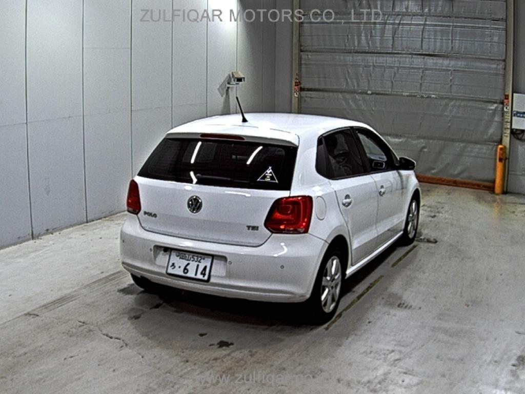 VOLKSWAGEN POLO 2012 Image 5