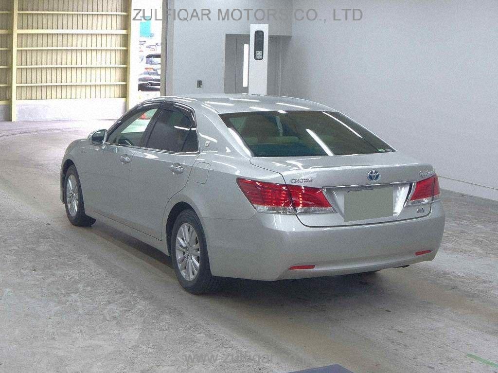 TOYOTA CROWN HYBRID 2014 Image 2