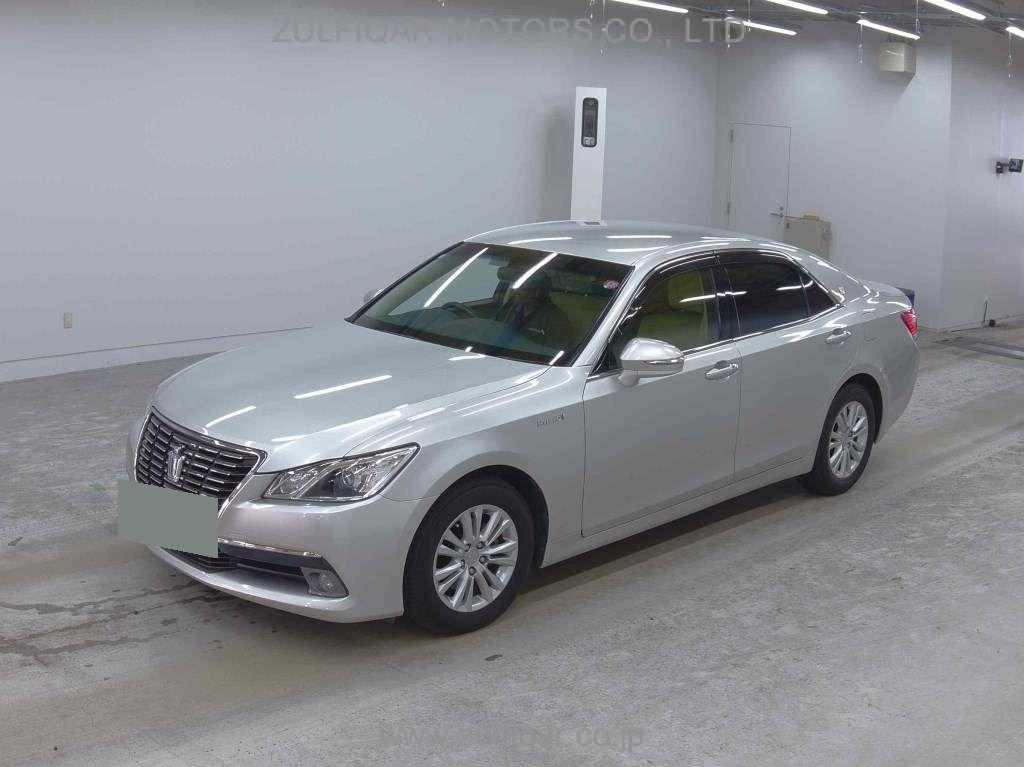 TOYOTA CROWN HYBRID 2014 Image 4