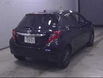 TOYOTA VITZ 2015 Image 2