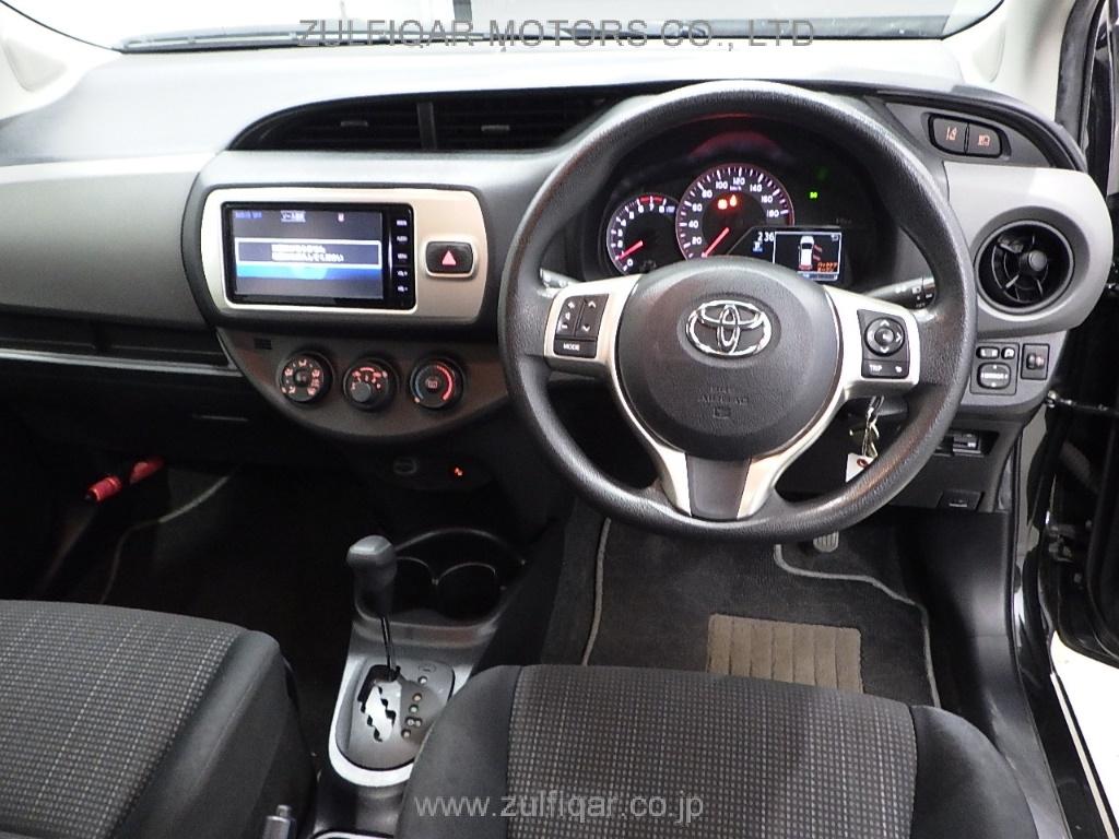 TOYOTA VITZ 2015 Image 3