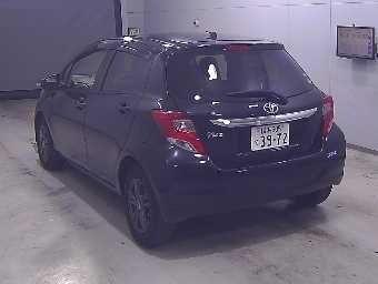 TOYOTA VITZ 2015 Image 5