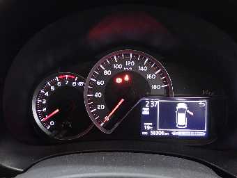 TOYOTA VITZ 2015 Image 10