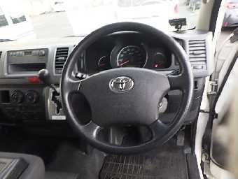 TOYOTA HIACE 2012 Image 17