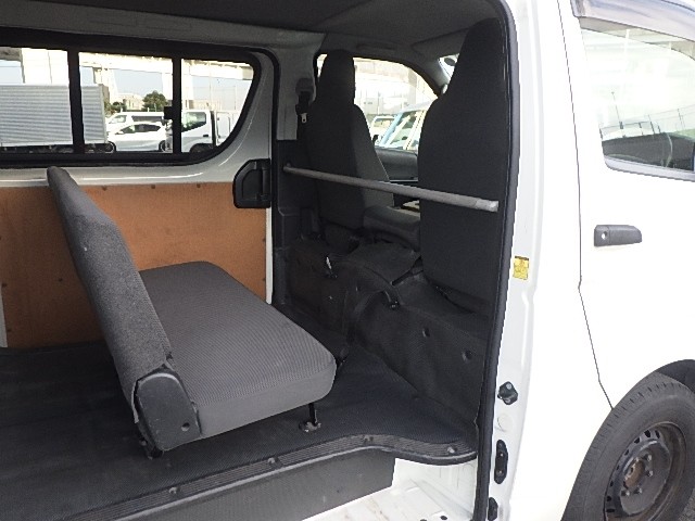 TOYOTA HIACE 2012 Image 25
