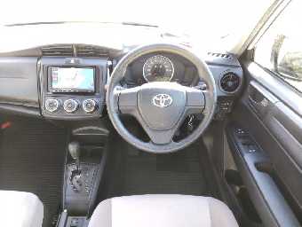 TOYOTA COROLLA AXIO 2018 Image 8