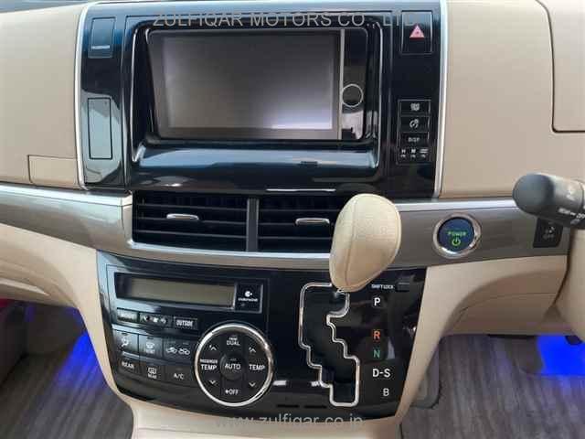TOYOTA ESTIMA HYBRID 2013 Image 6