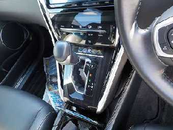 TOYOTA HARRIER 2019 Image 13