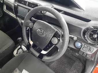 TOYOTA AQUA 2020 Image 7