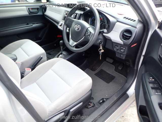 TOYOTA COROLLA AXIO 2014 Image 4