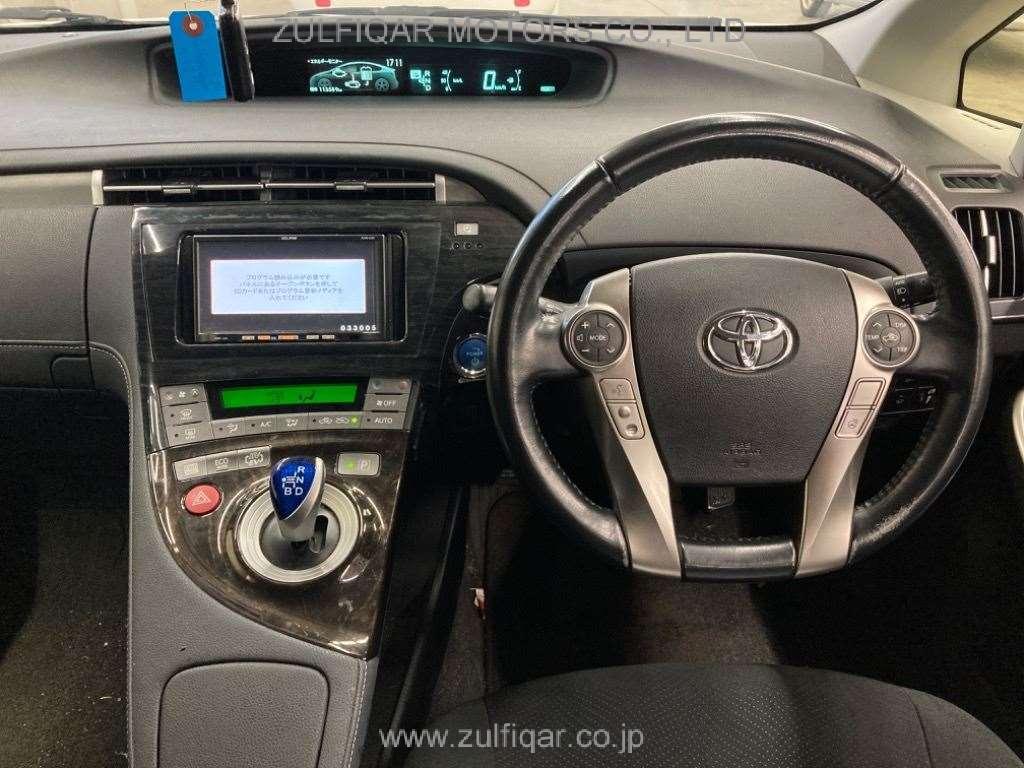 TOYOTA PRIUS PHV 2015 Image 6
