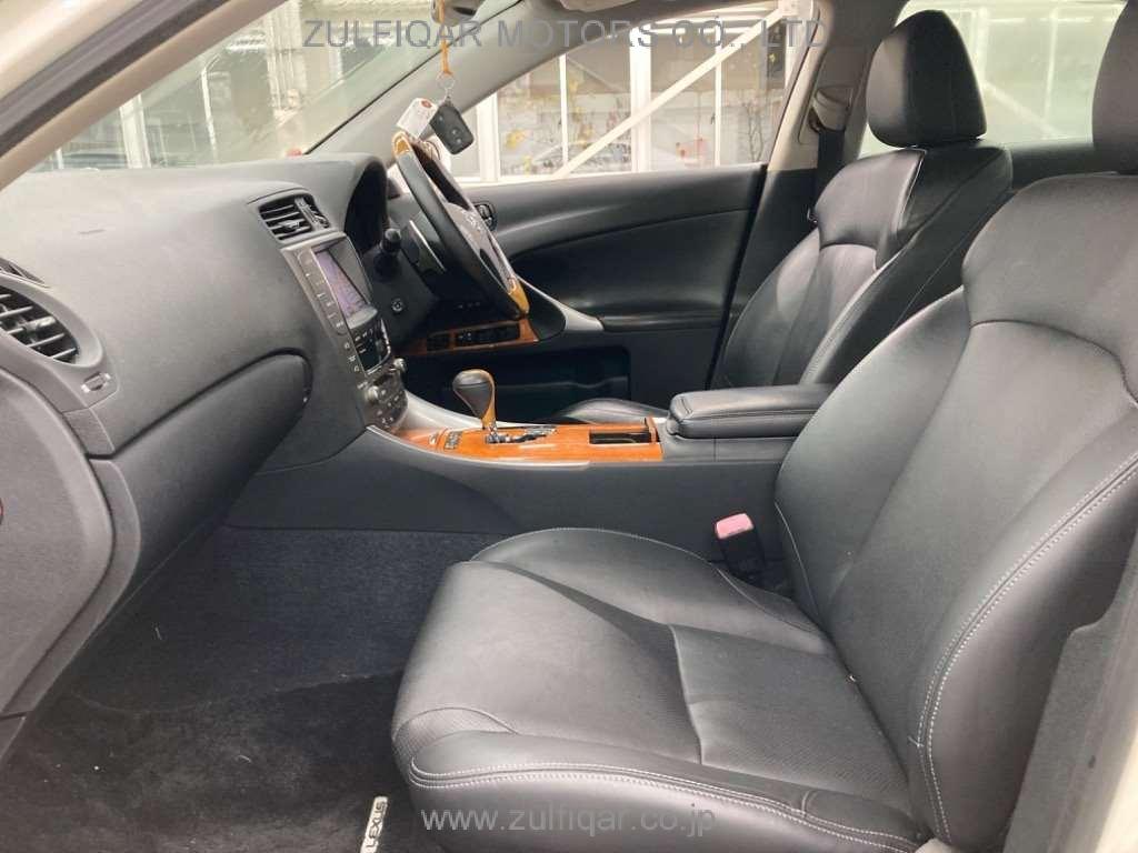 LEXUS IS 2008 Image 8