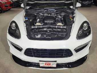 PORSCHE CAYENNE 2017 Image 10