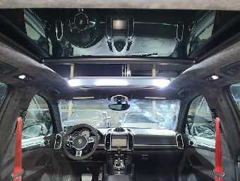 PORSCHE CAYENNE 2017 Image 17