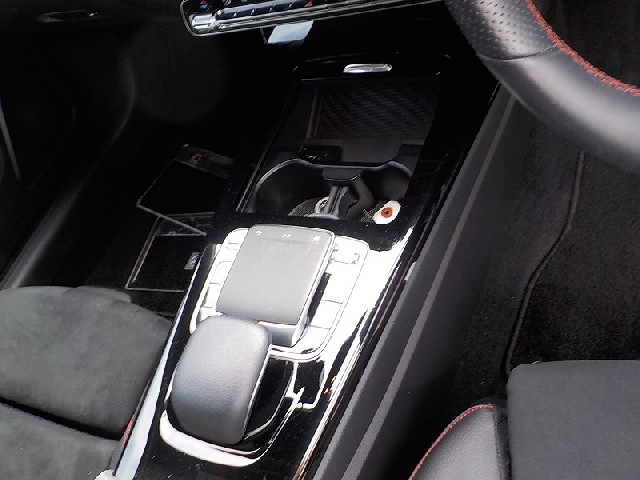 MERCEDES BENZ A CLASS 2019 Image 20