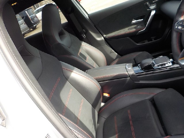 MERCEDES BENZ A CLASS 2019 Image 23