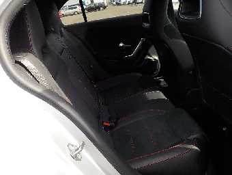 MERCEDES BENZ A CLASS 2019 Image 17