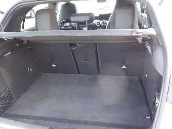 MERCEDES BENZ A CLASS 2019 Image 18