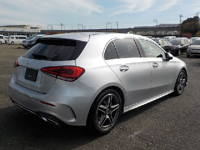 MERCEDES BENZ A CLASS 2019 Image 28