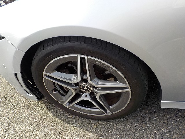 MERCEDES BENZ A CLASS 2019 Image 30