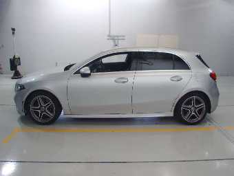 MERCEDES BENZ A CLASS 2019 Image 4