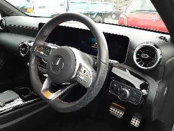 MERCEDES BENZ A CLASS 2019 Image 7