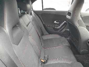 MERCEDES BENZ A CLASS 2019 Image 9