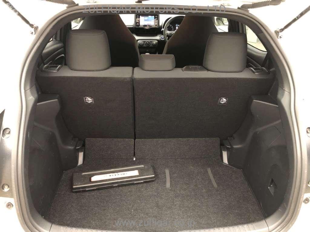 TOYOTA YARIS 2021 Image 8