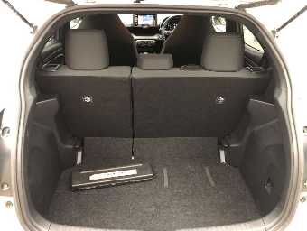 TOYOTA YARIS 2021 Image 8