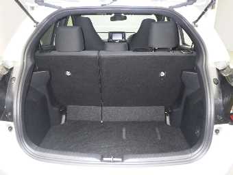 TOYOTA YARIS 2021 Image 8