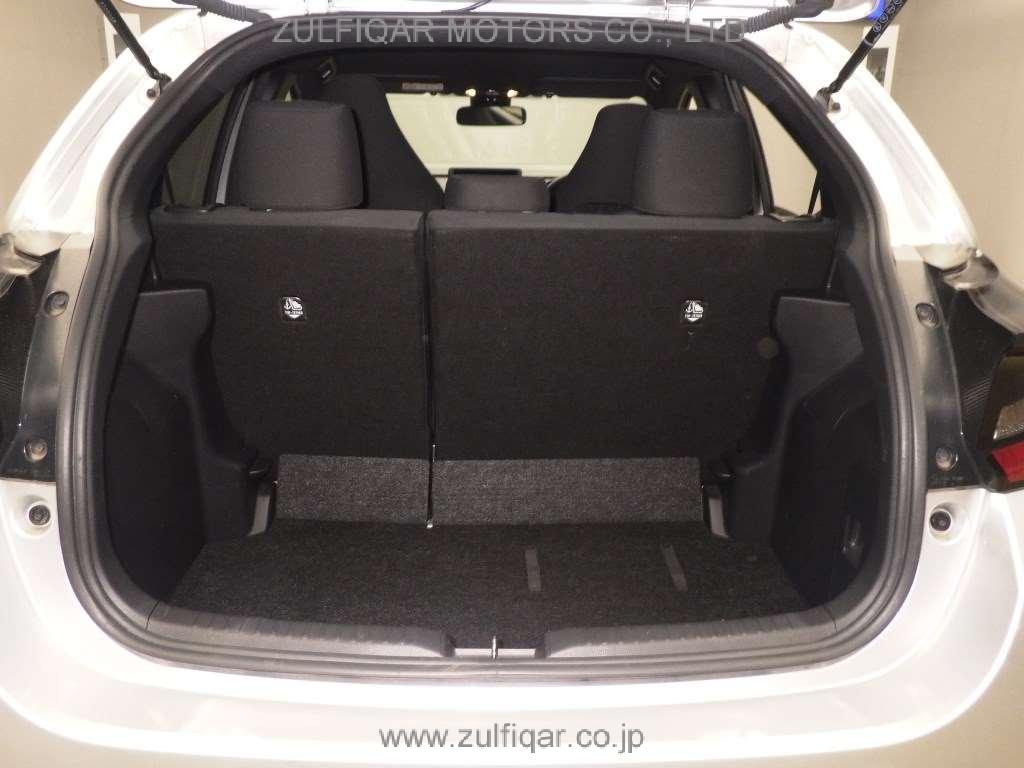 TOYOTA YARIS 2021 Image 8