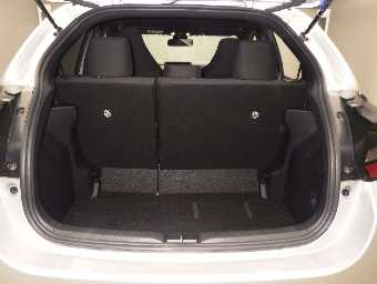 TOYOTA YARIS 2021 Image 8