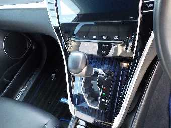 TOYOTA HARRIER 2019 Image 13