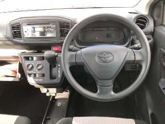 TOYOTA PIXIS EPOCH 2018 Image 6