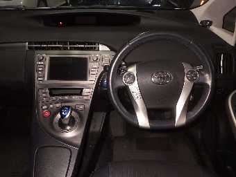 TOYOTA PRIUS PHV 2012 Image 6