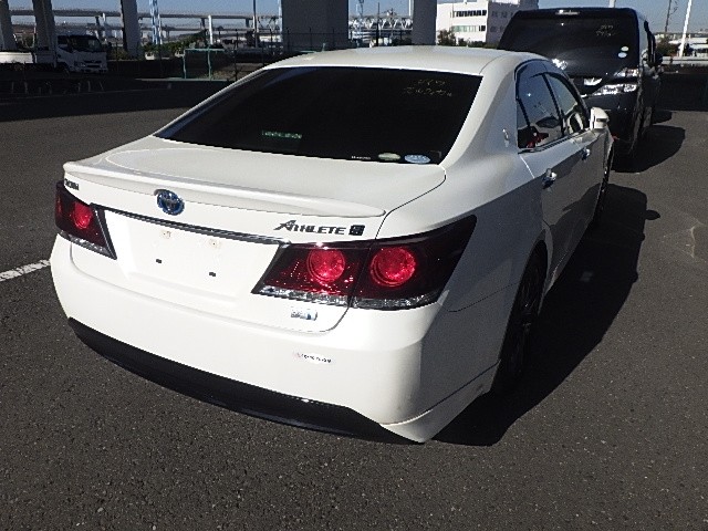 TOYOTA CROWN HYBRID 2015 Image 19