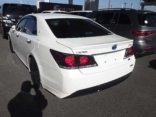 TOYOTA CROWN HYBRID 2015 Image 20