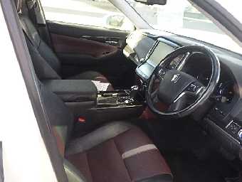 TOYOTA CROWN HYBRID 2015 Image 19