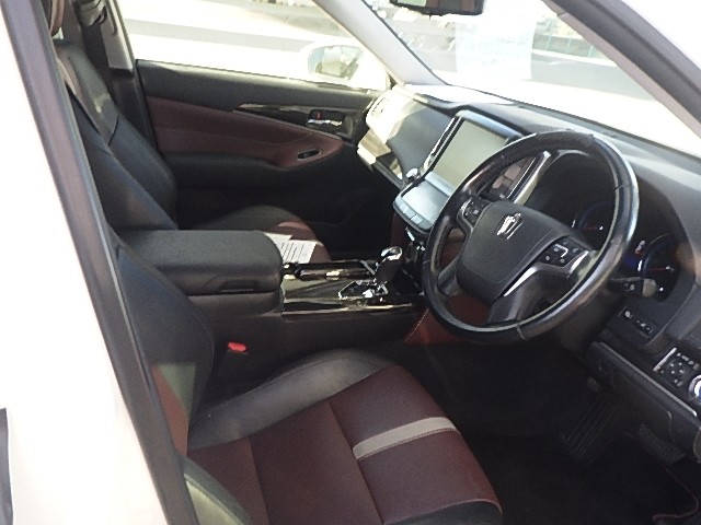 TOYOTA CROWN HYBRID 2015 Image 25