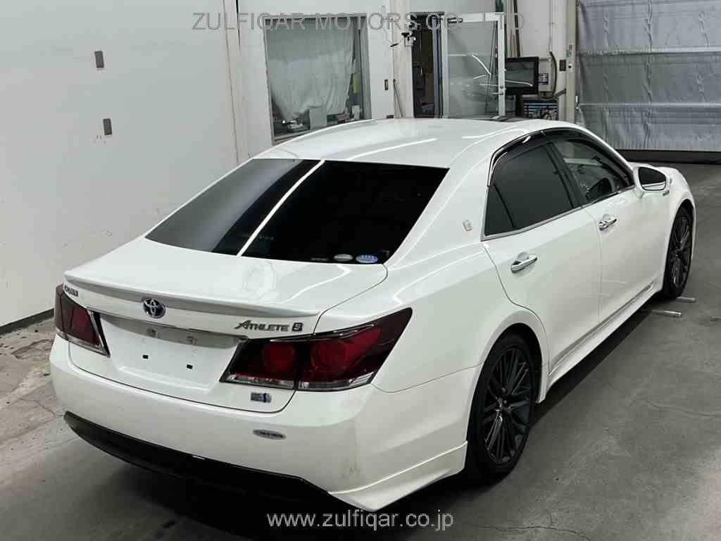 TOYOTA CROWN HYBRID 2015 Image 4