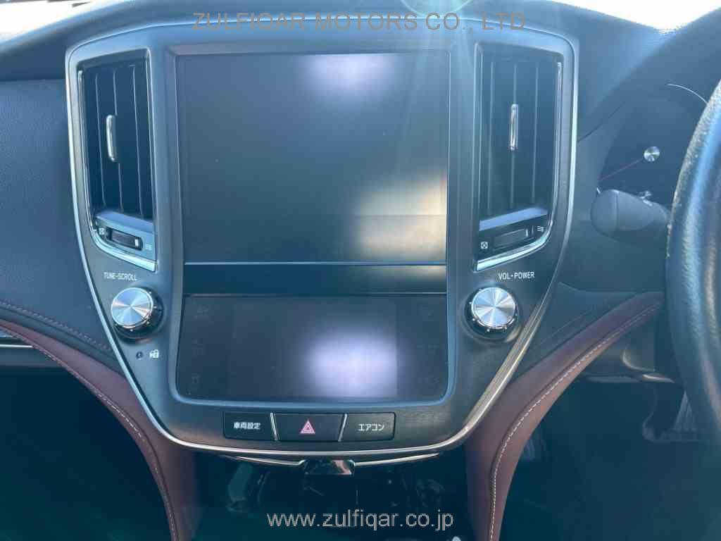 TOYOTA CROWN HYBRID 2015 Image 7