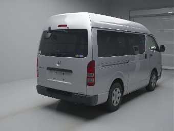 TOYOTA HIACE 2017 Image 2