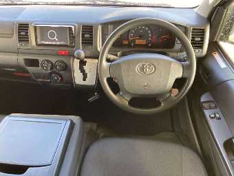 TOYOTA HIACE 2017 Image 6