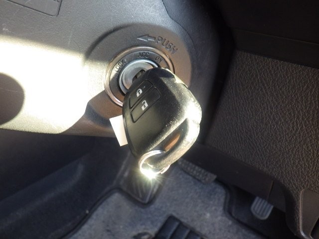 TOYOTA COROLLA AXIO 2018 Image 23